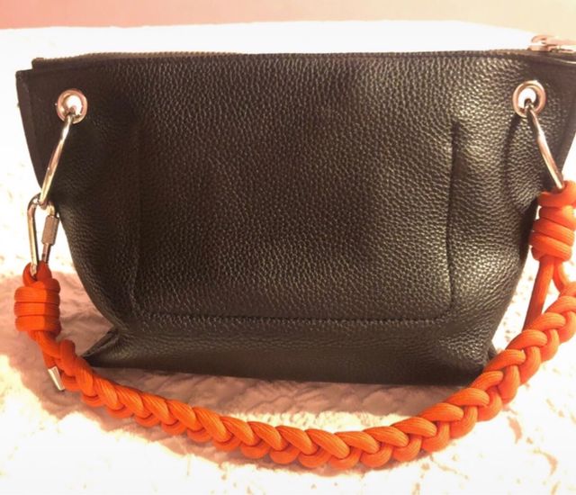 Bolso Bimba y Lola Negro con Asa Naranja