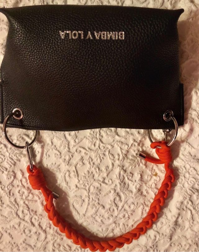 Bolso Bimba y Lola Negro con Asa Naranja