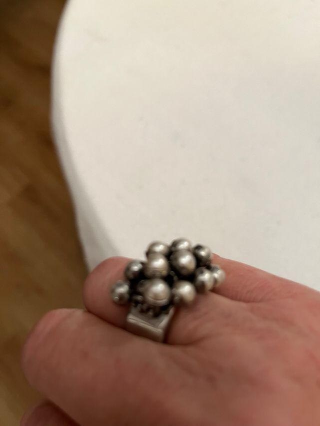 Anillo Swatch Perlas Plata y Blanco