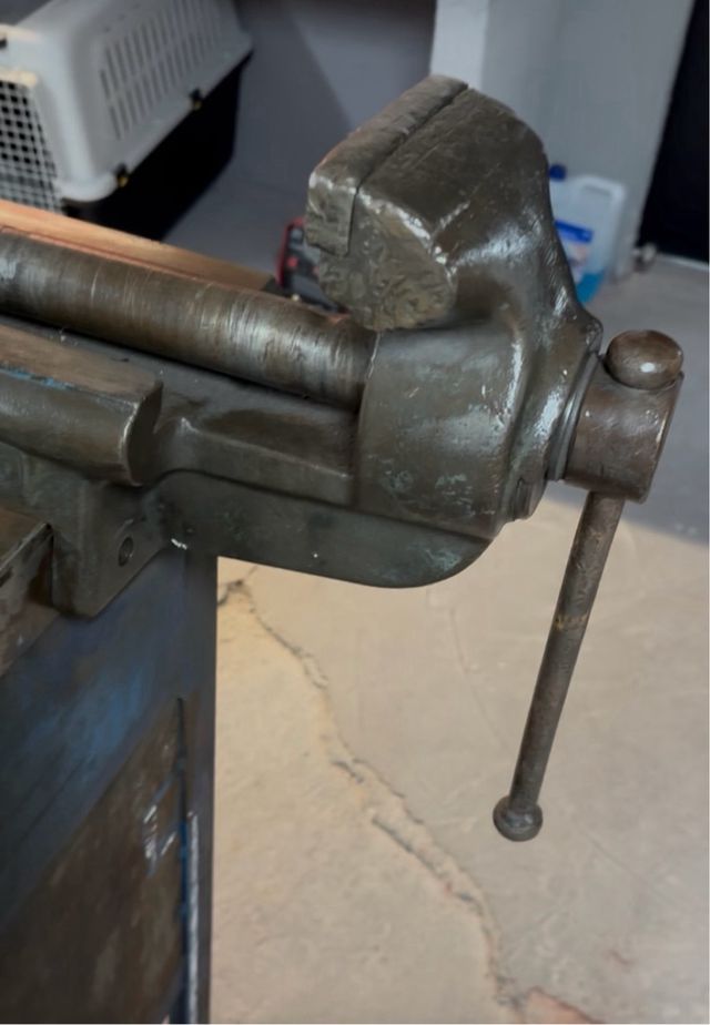 Tornillo de banco para taller