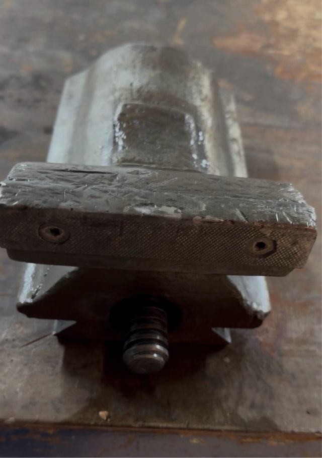 Tornillo de banco para taller