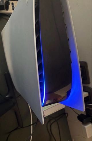 PlayStation 5 Disco - Luce Blu e si Spegne