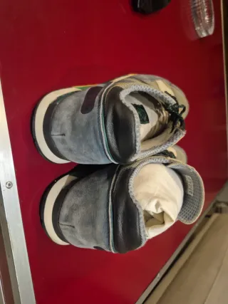 Zapatillas Adidas Beige y Gris