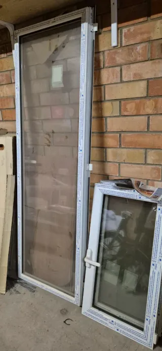 Cristalera Puerta con Ventana Aluminio Blanco