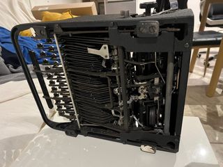 Máquina de escribir Hispano-Olivetti Studio 46