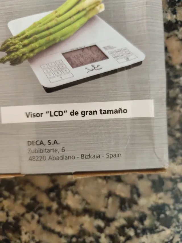 Bilancia elettronica Jata per controllo nutrizionale dettagliato