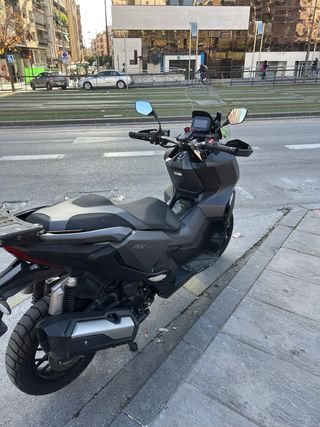 Honda ADV350 como nueva