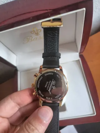 Reloj Bassel Negro y Dorado