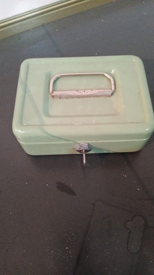 Caja de caudales vintage metálica