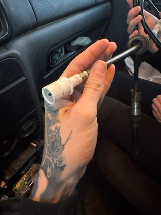 Cable velocímetro y embellecedor coche