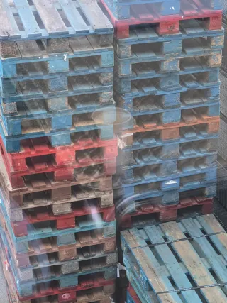 Palets de madera (varios colores)