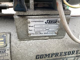 Compresor Uniair 25L Trifásico