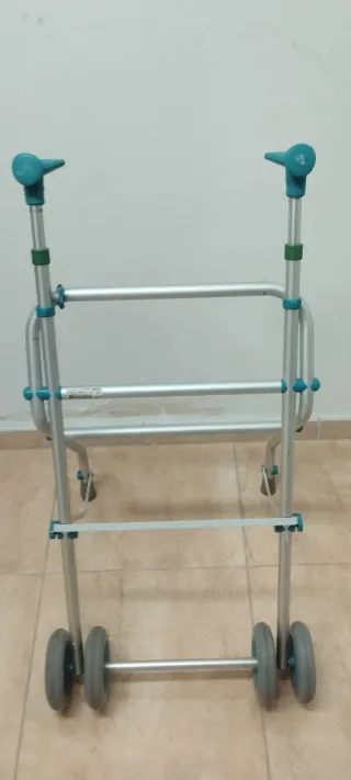 Andador Plegable con Ruedas