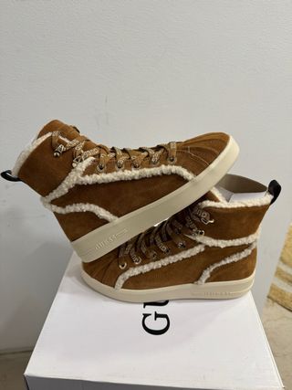 Botines Guess Marrones con Borrego