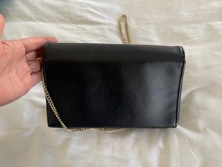 Bolso Love Moschino Negro y Dorado