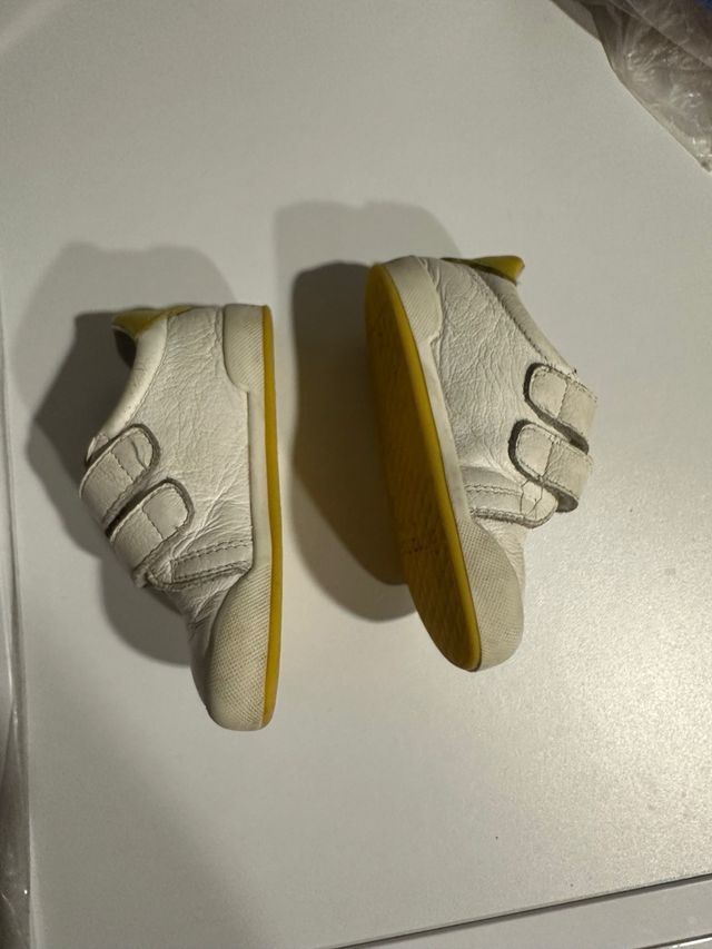 Zapatillas blanditas niño/a talla 20