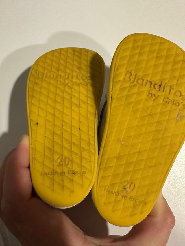 Zapatillas blanditas niño/a talla 20