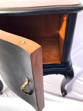 Comodino noce stile Chippendale