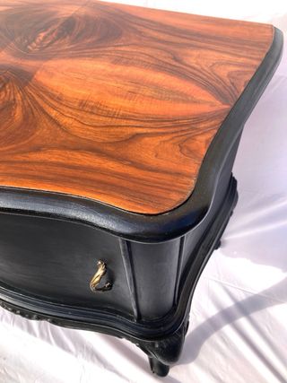 Comodino noce stile Chippendale