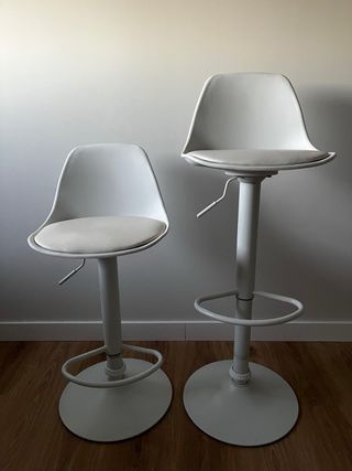 2 Banquetas Blancas Regulables