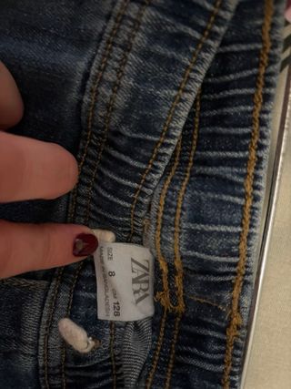 Pantalón vaquero niño cargo. Zara. Muy pocos usos.