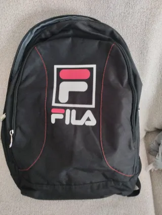 Mochila Fila Negra y Roja