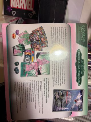 Caja Entrenador Élite Brecha Paradójica Pokémon