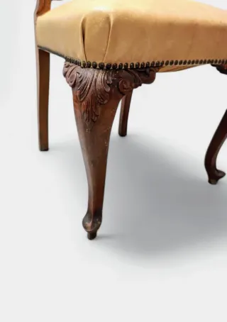 Silla madera tallada vintage cuero