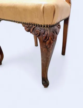 Silla madera tallada vintage cuero