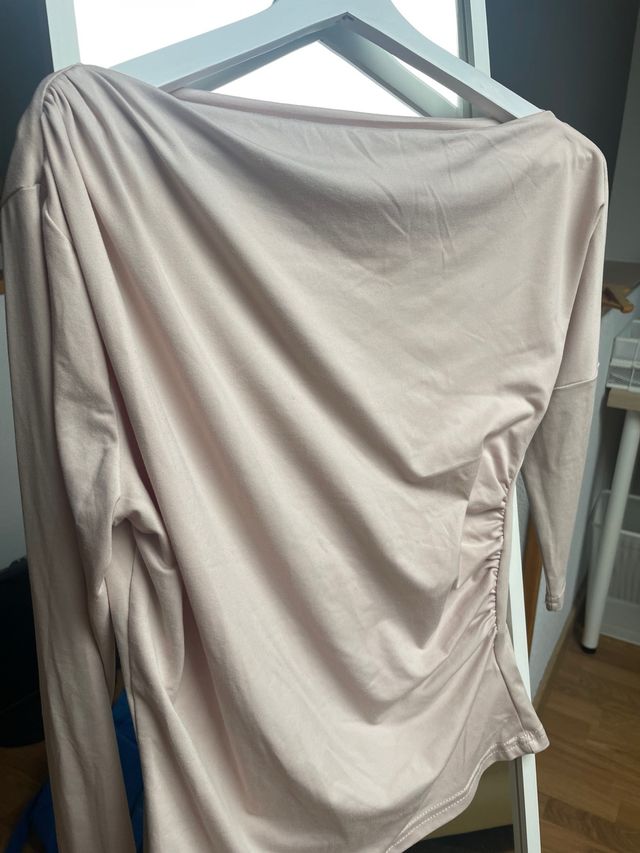 Top asimétrico rosa talla única