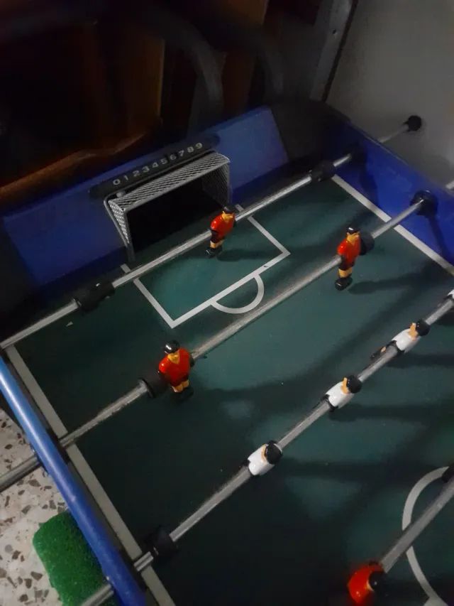Futbolín de madera