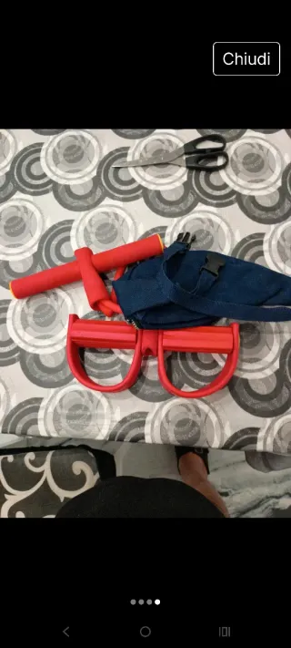 Attrezzo per ginnastica rosso