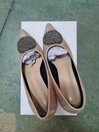Zapatos color champán T38 sin estrenar