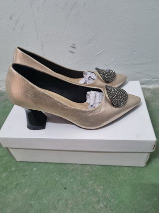 Zapatos color champán T38 sin estrenar