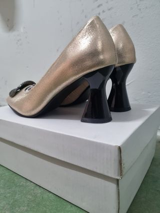 Zapatos color champán T38 sin estrenar