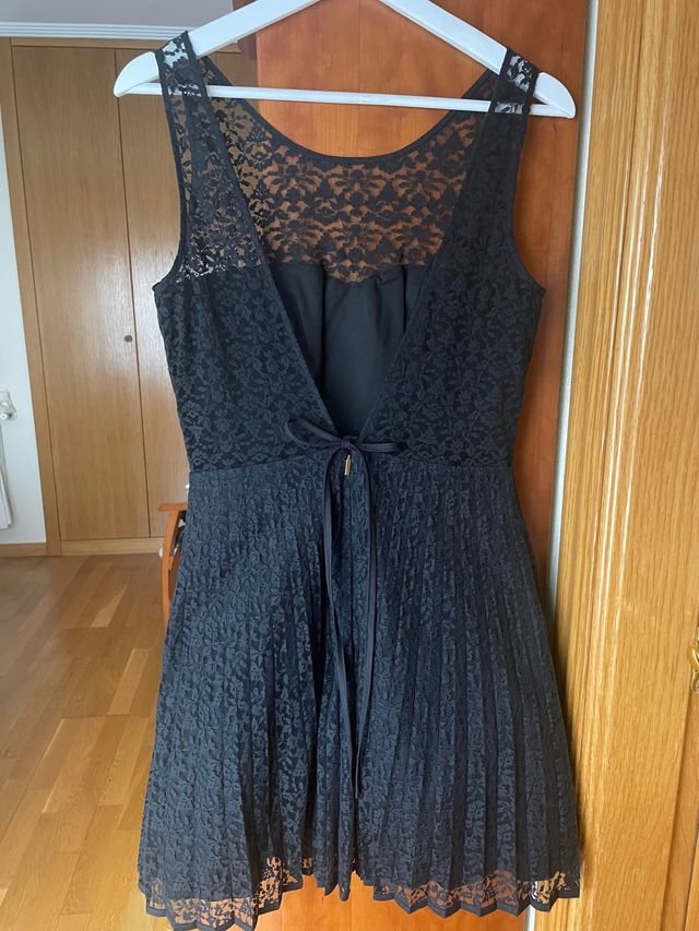 Vestido de fiesta negro encaje