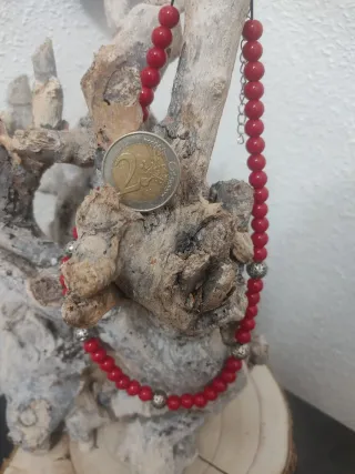 Collar piedras coral y filigrana.indumentaria