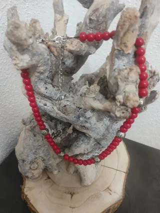 Collar piedras coral y filigrana.indumentaria