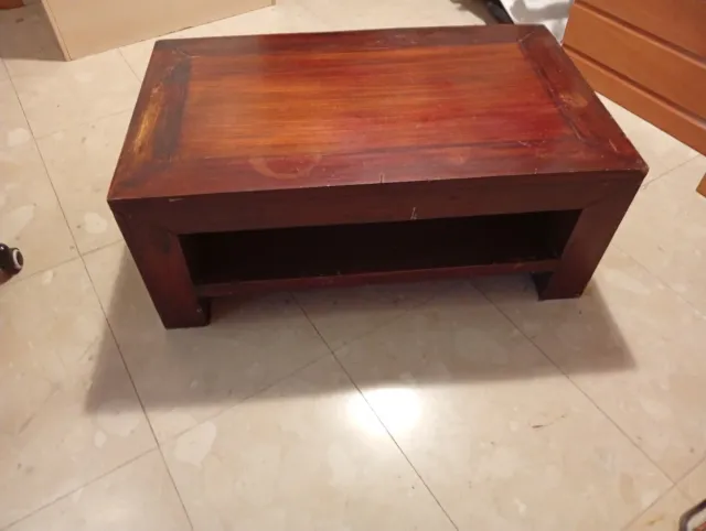 Mesa de centro de madera ideal para restaurar