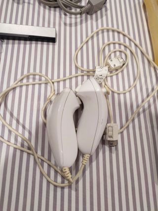 Nintendo Wii + 2 Mandos + 2 Nunchuk