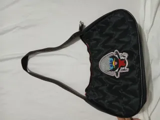 Borsa nera con personaggio