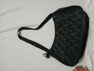 Borsa nera con personaggio