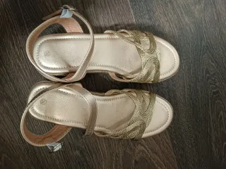 Sandalias doradas plataforma T36