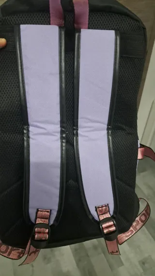 Mochila Kpop Negra y Morada,