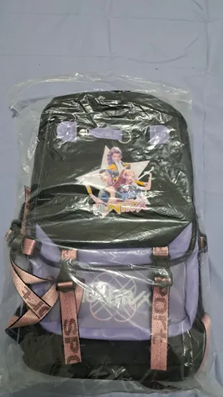 Mochila Kpop Negra y Morada,