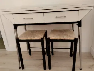 Tavolo da cucina con 2 sgabelli