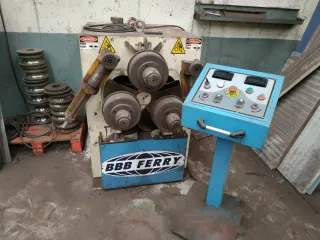 Curvadora de perfiles hidráulica 3 ejes