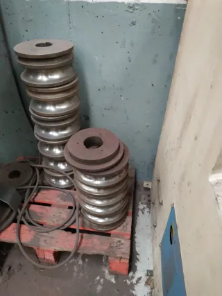 Curvadora de perfiles hidráulica 3 ejes