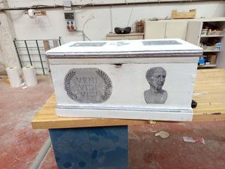 Baúl romano madera restaurado