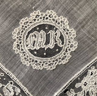 Pañuelo antiguo de encaje